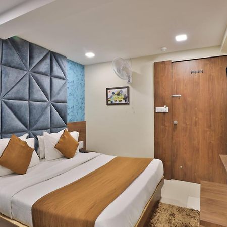 Hotel Rest Inn Гандинагар Экстерьер фото